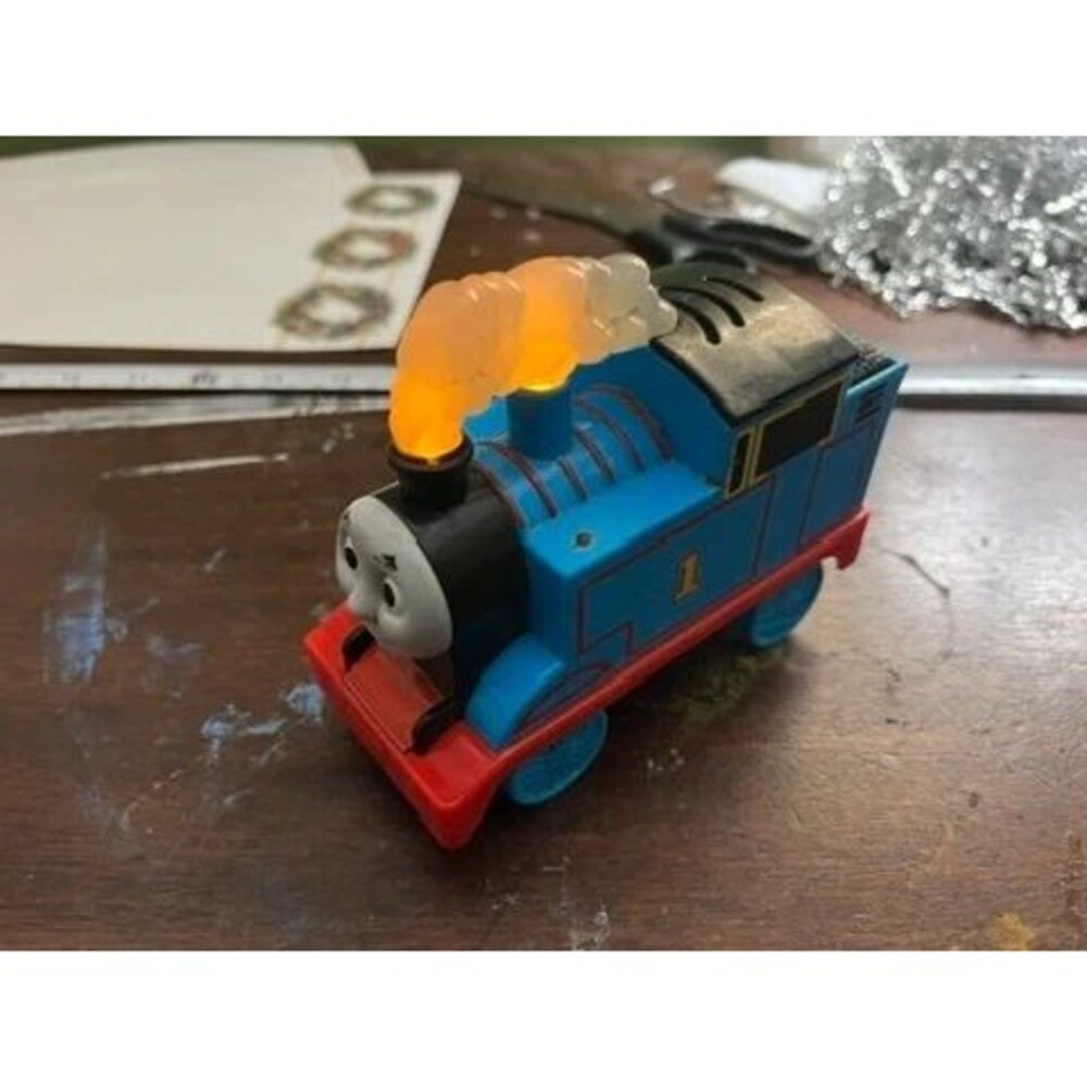 Gullane Thomas & Friends Thomas Tank Engine 2012 Battery Talking Light-Up Train
